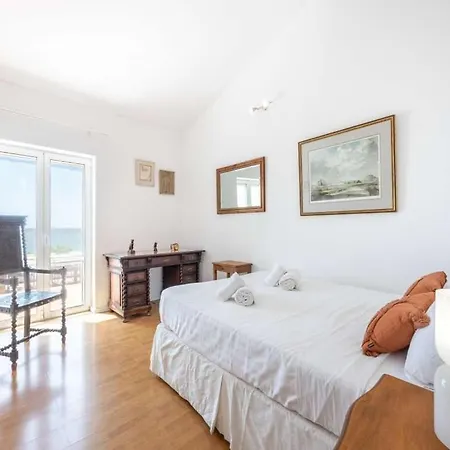 Majestic Oceanfront Retreat - 4 Bedrooms - Fantastic Frontline Location - Direct Access To The Sea And - Da Luz