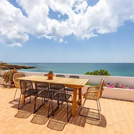Villa Majestic Oceanfront Retreat - 4 Bedrooms - Fantastic Frontline Location - Direct Access To The Sea And - Da Luz