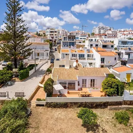 Villa Majestic Oceanfront Retreat - 4 Bedrooms - Fantastic Frontline Location - Direct Access To The Sea And - Da *