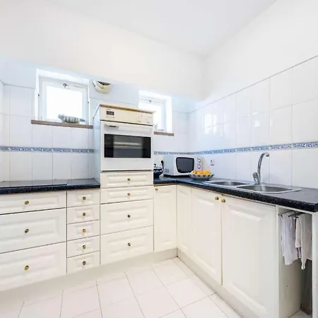 Majestic Oceanfront Retreat - 4 Bedrooms - Fantastic Frontline Location - Direct Access To The Sea And - Da * Luz