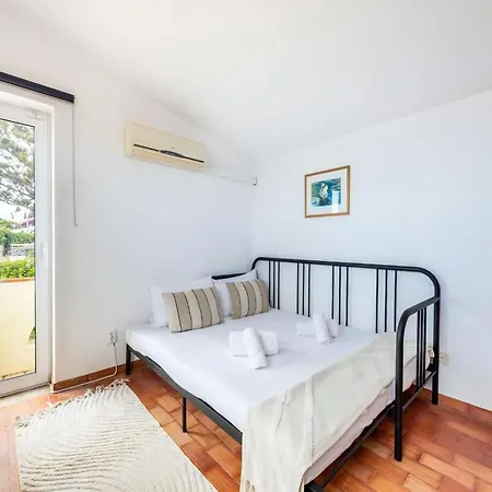 Majestic Oceanfront Retreat 4 Bedrooms Fantastic Frontline Location Direct Access To The Sea And Da Praia Da Luz