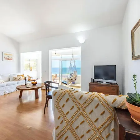Villa Majestic Oceanfront Retreat 4 Bedrooms Fantastic Frontline Location Direct Access To The Sea And Da *