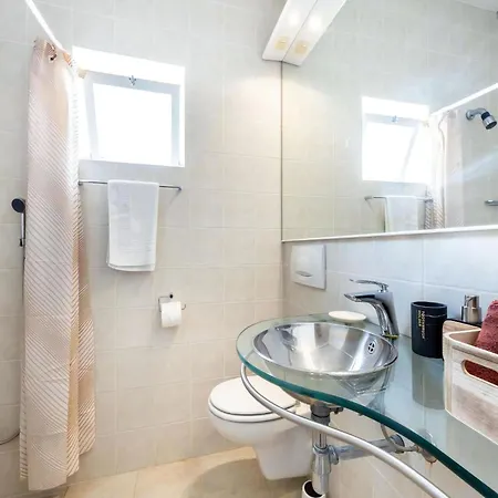 Majestic Oceanfront Retreat 4 Bedrooms Fantastic Frontline Location Direct Access To The Sea And Da *