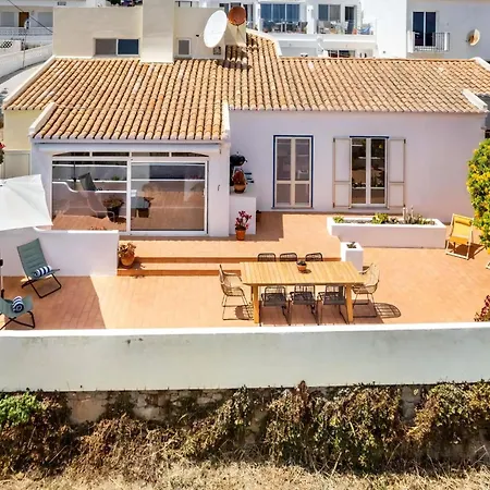 Majestic Oceanfront Retreat 4 Bedrooms Fantastic Frontline Location Direct Access To The Sea And Da