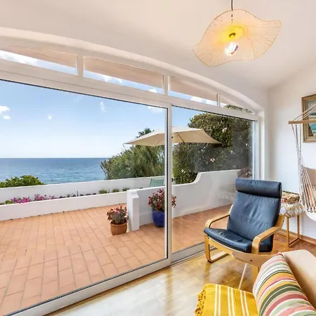 Villa Majestic Oceanfront Retreat 4 Bedrooms Fantastic Frontline Location Direct Access To The Sea And Da *