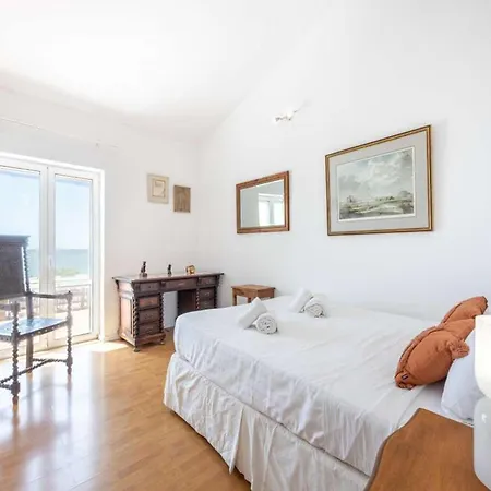 Majestic Oceanfront Retreat 4 Bedrooms Fantastic Frontline Location Direct Access To The Sea And Da * Luz