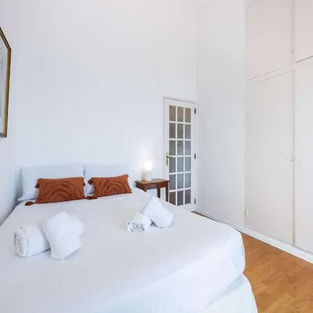 Majestic Oceanfront Retreat 4 Bedrooms Fantastic Frontline Location Direct Access To The Sea And Da Luz