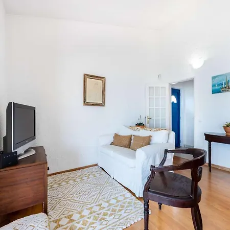 Majestic Oceanfront Retreat 4 Bedrooms Fantastic Frontline Location Direct Access To The Sea And Da *
