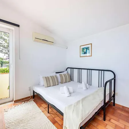 Βίλα Majestic Oceanfront Retreat 4 Bedrooms Fantastic Frontline Location Direct Access To The Sea And Da