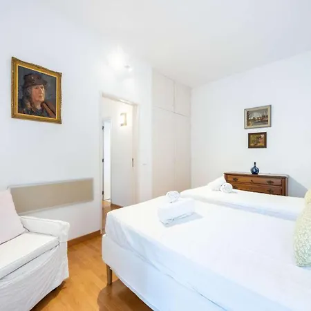 Majestic Oceanfront Retreat 4 Bedrooms Fantastic Frontline Location Direct Access To The Sea And Da *